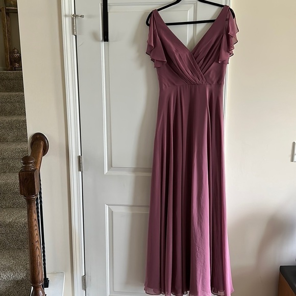 David’s Bridal A-Line Gown Surplice V-Neck Ruffle Sleeve Chiffon Pastel Purple - Picture 13 of 16